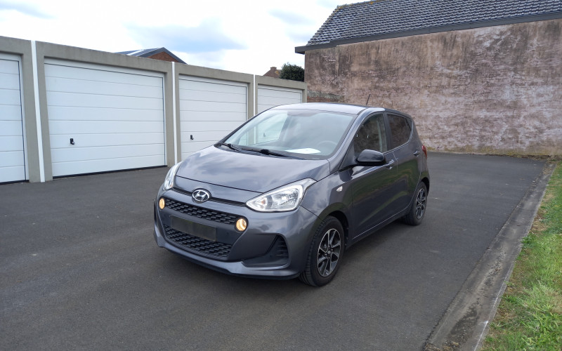 Hyundai i10 grijs bj 2019