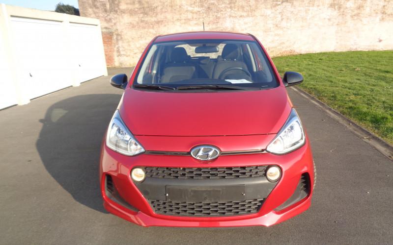 hyundai i10 Rood bj 2019