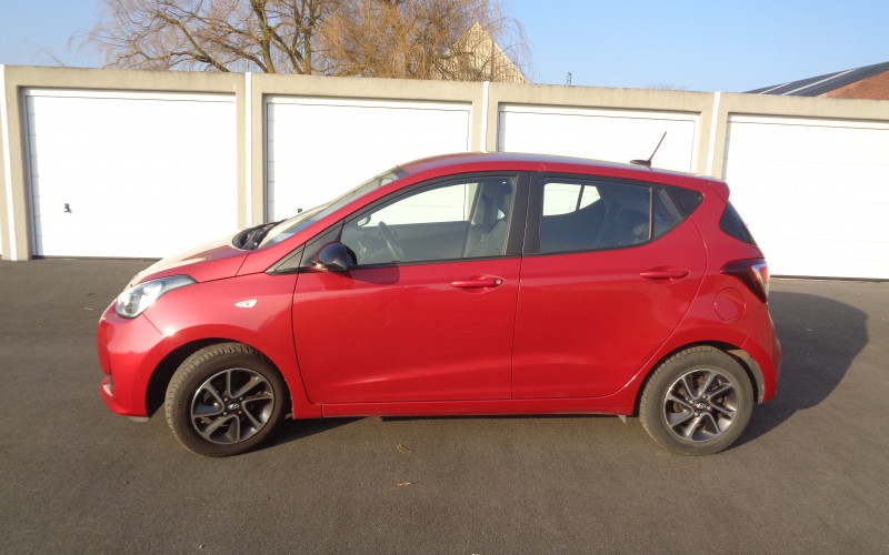 hyundai i10 Rood bj 2019