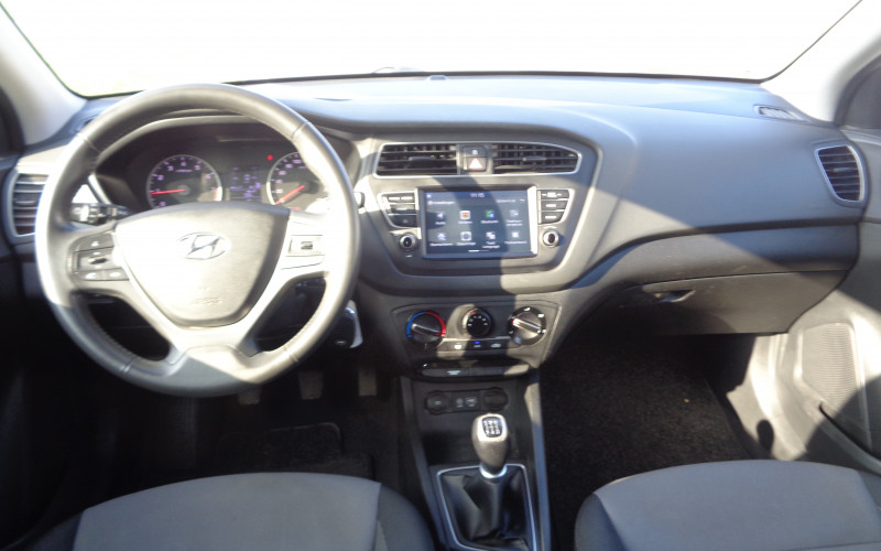 hyundai i20 wit blauw bj 2020