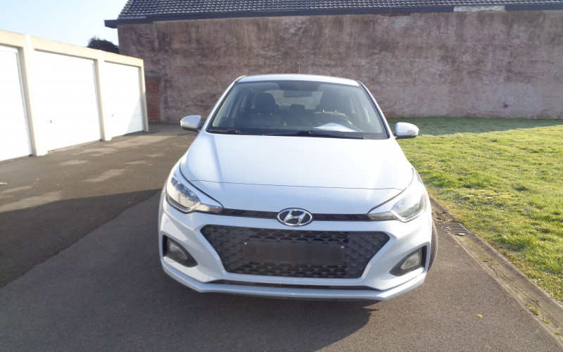 hyundai i20 wit blauw bj 2020