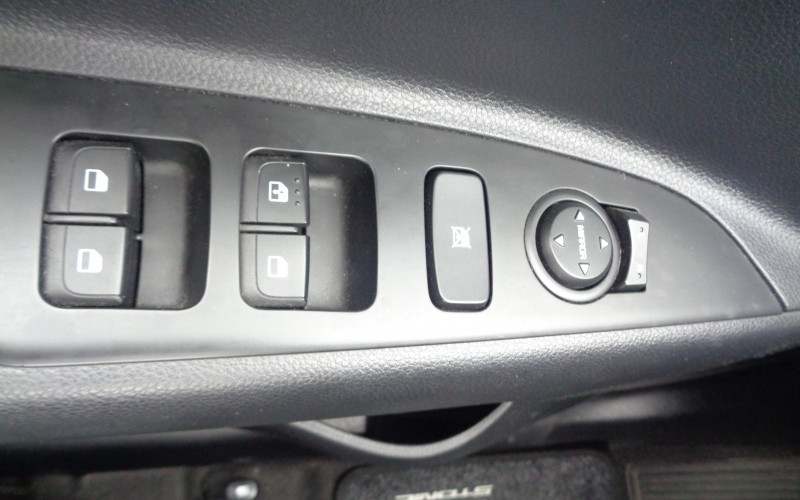 KIA STONIC rood bj 2021
