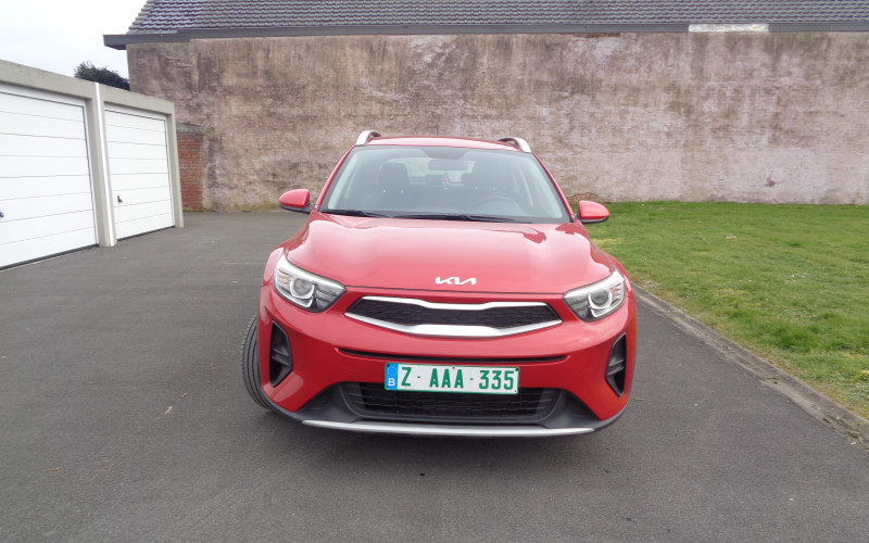 KIA STONIC rood bj 2021