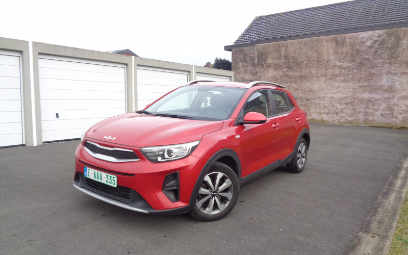 KIA STONIC rood bj 2021