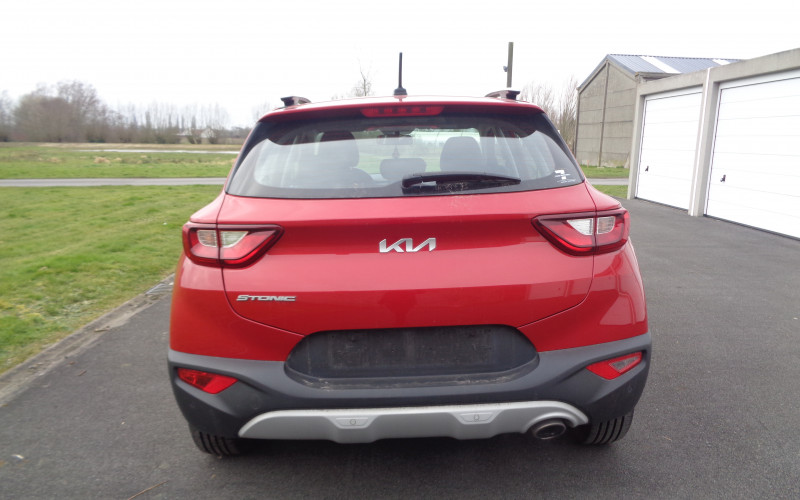 KIA STONIC rood bj 2021