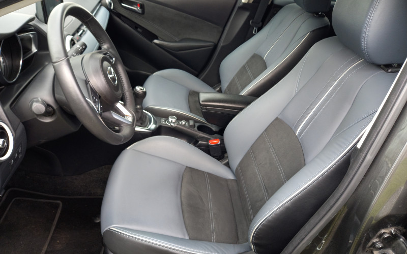 Mazda 2 airco gps