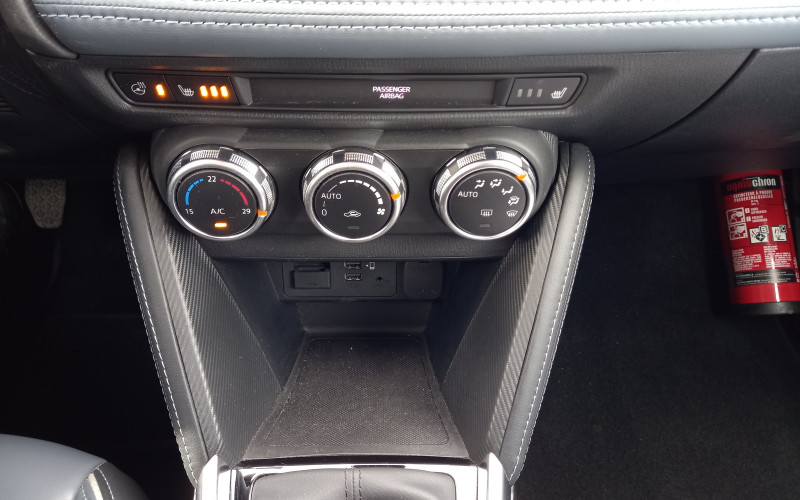 Mazda 2 airco gps