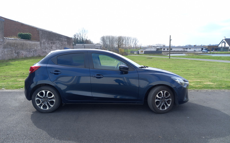 Mazda 2 blauw