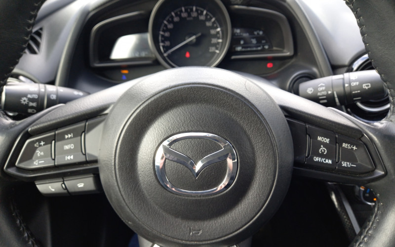 Mazda 2 blauw