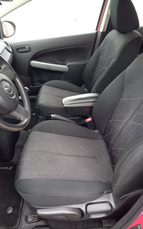 Mazda 2 rood bj 2014