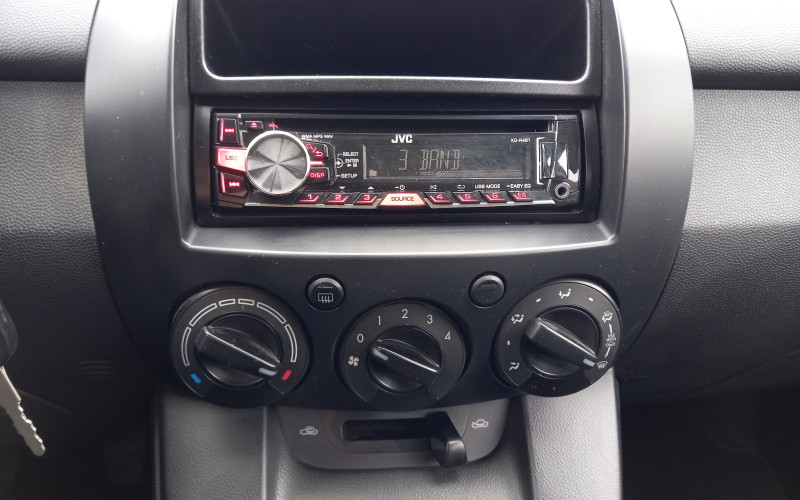 Mazda 2 rood bj 2014
