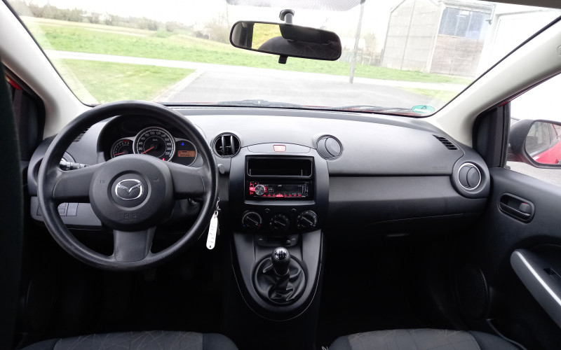 Mazda 2 rood bj 2014