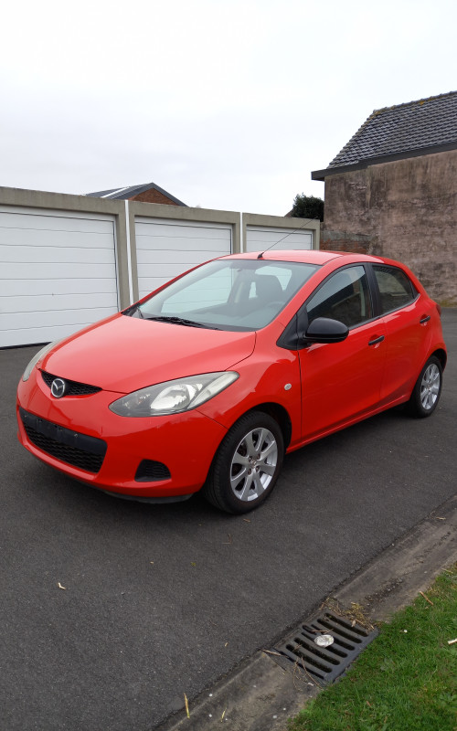 Mazda 2 rood bj 2014