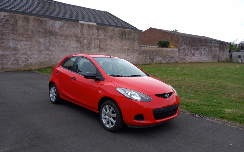 Mazda 2 rood bj 2014