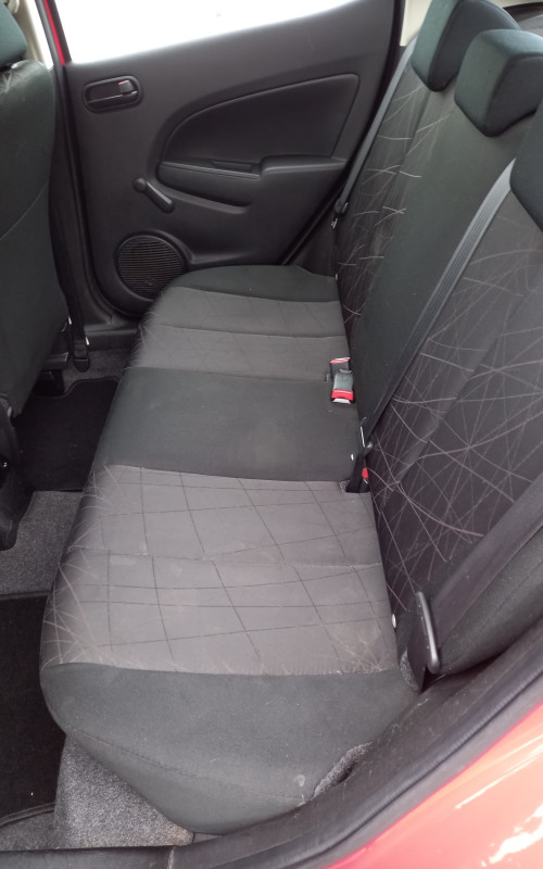 Mazda 2 rood bj 2014