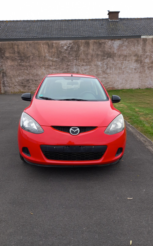 Mazda 2 rood bj 2014