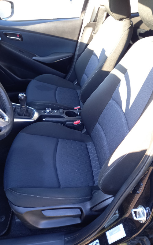 mazda 2 zwart bj 2016