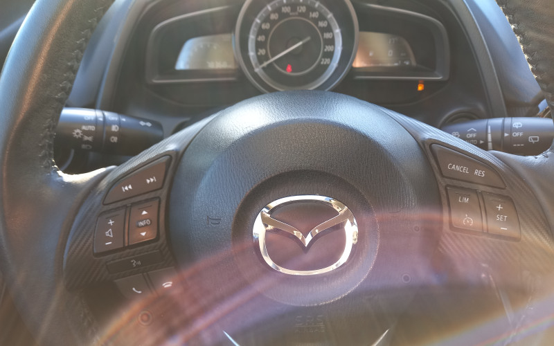 mazda 2 zwart bj 2016