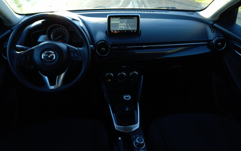 mazda 2 zwart bj 2016