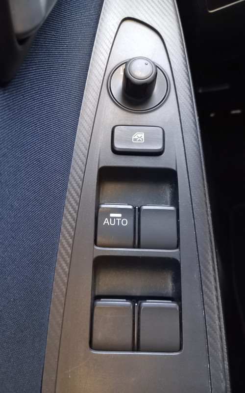 mazda 2 zwart bj 2016