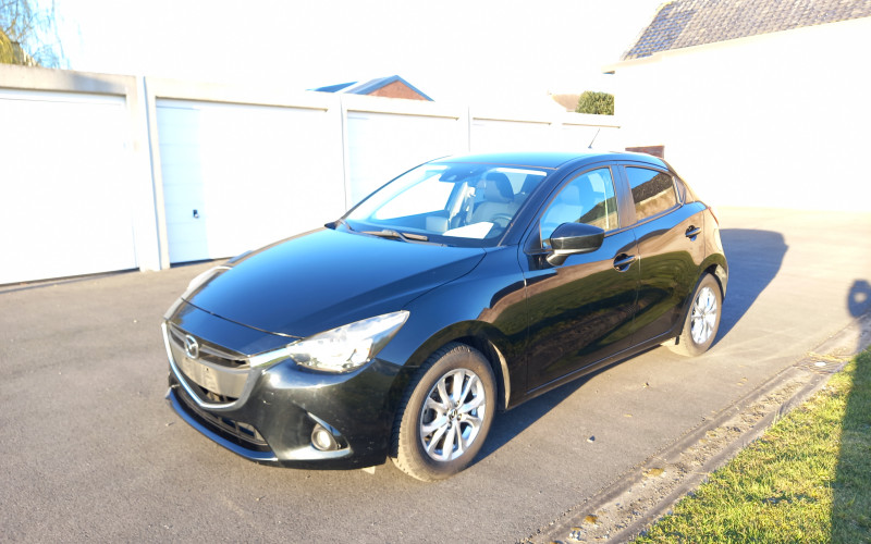 mazda 2 zwart bj 2016