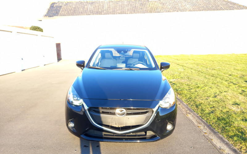 mazda 2 zwart bj 2016