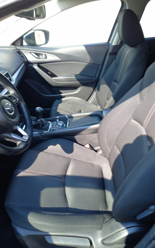 Mazda 3 blauw