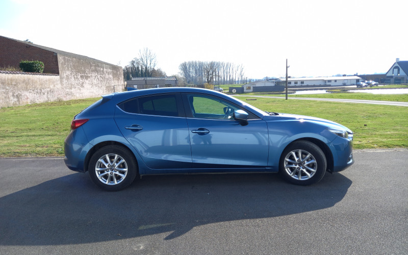 Mazda 3 blauw