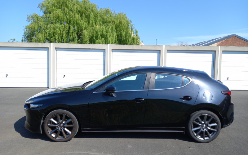 mazda 3 zwart bj 2021