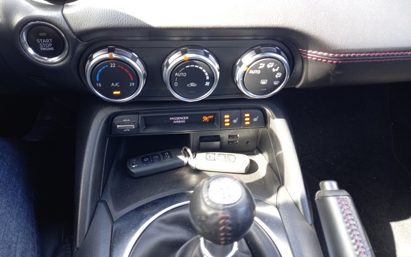 Mazda MX - 5  grijs bj 2017